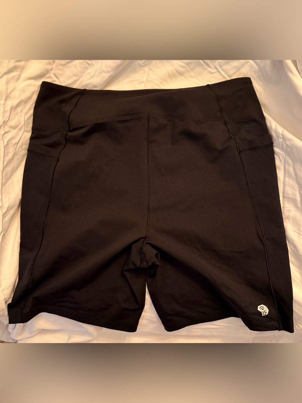 W’s XL Mountain Hardwear Black High-Waist Bike/Swim Shorts with Side Pockets